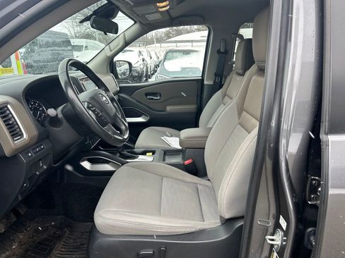 Used 2022 Nissan Frontier SV image 12