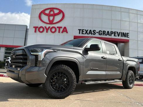 New 2026 Toyota Tundra SR5 RWD image 2