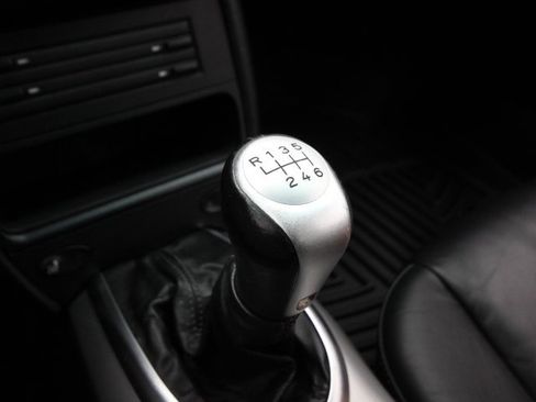 Used 2004 Porsche 911 Carrera 4S image 19