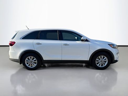 Used 2020 Kia Sorento L image 2