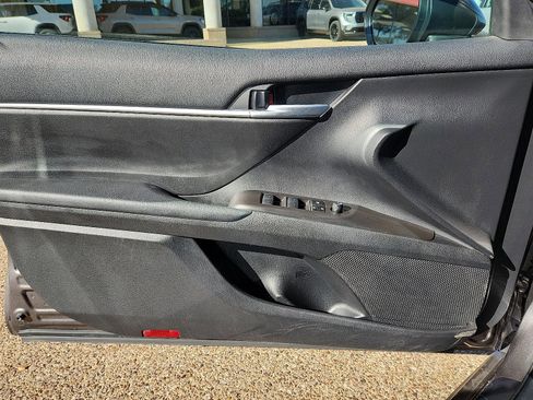 Used 2024 Toyota Camry SE image 15