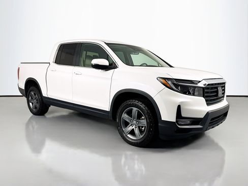 Certified 2023 Honda Ridgeline RTL image 3