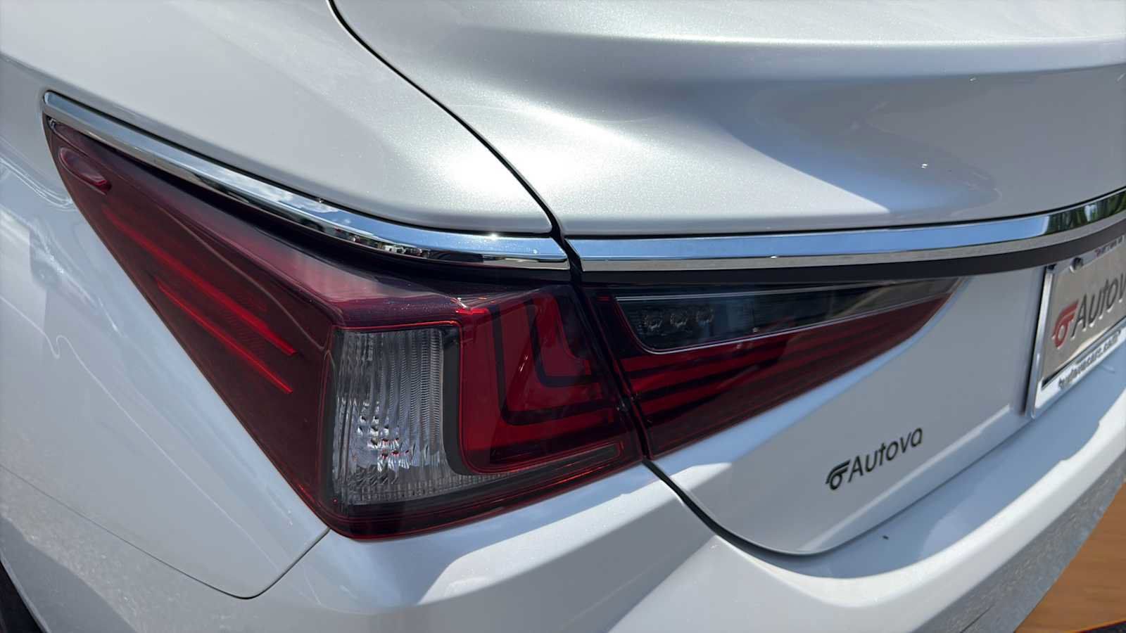 Used 2021 Lexus ES 350 w/ Accessory Package FWD image 11
