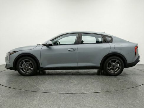 Used 2025 Kia K4 FWD image 3