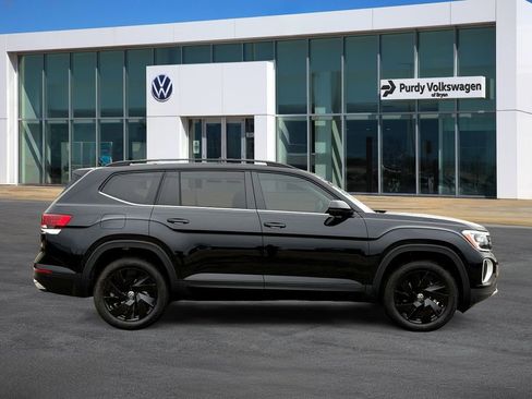 New 2026 Volkswagen Atlas SE FWD image 9