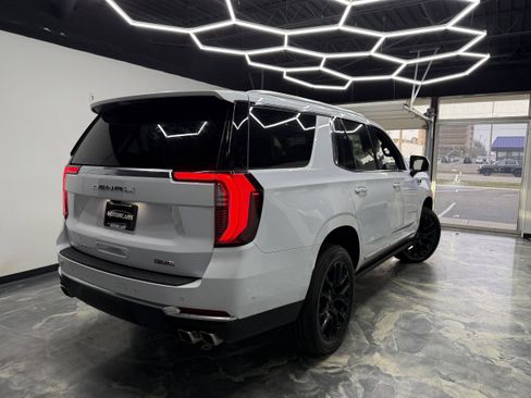 Used 2026 GMC Yukon Denali w/ Denali Reserve Package image 3