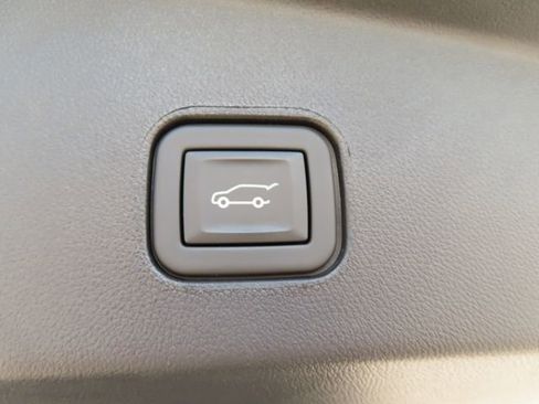 Used 2024 Cadillac Lyriq Luxury AWD/4WD image 39