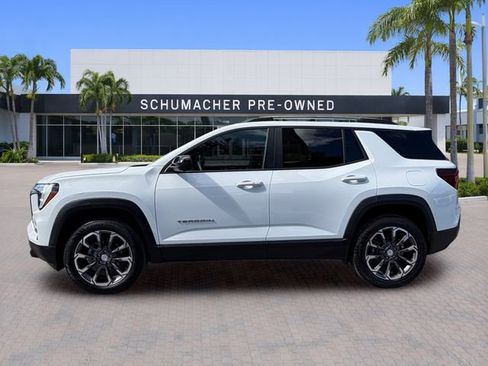 Used 2026 GMC Terrain Elevation w/ Elevation Premium Package FWD image 4