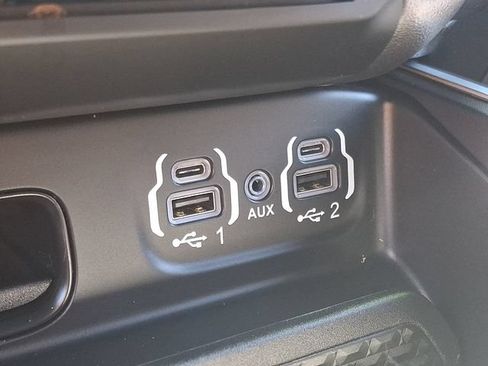 Used 2022 RAM 1500 Big Horn AWD/4WD image 23