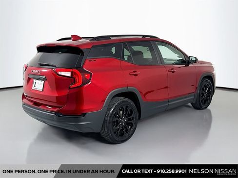 Used 2022 GMC Terrain SLE w/ Driver Convenience Package FWD image 5