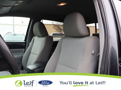 Used 2014 Toyota Tacoma PreRunner w/ SR5 Package image 12