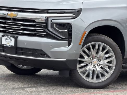 New 2026 Chevrolet Suburban Premier RWD image 8