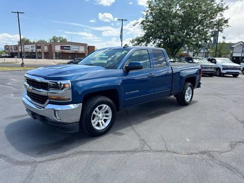 Used 2018 Chevrolet Silverado 1500 LT w/ All Star Edition AWD/4WD image 3
