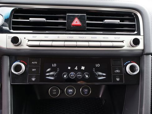 Used 2025 Genesis G70 2.5T image 49