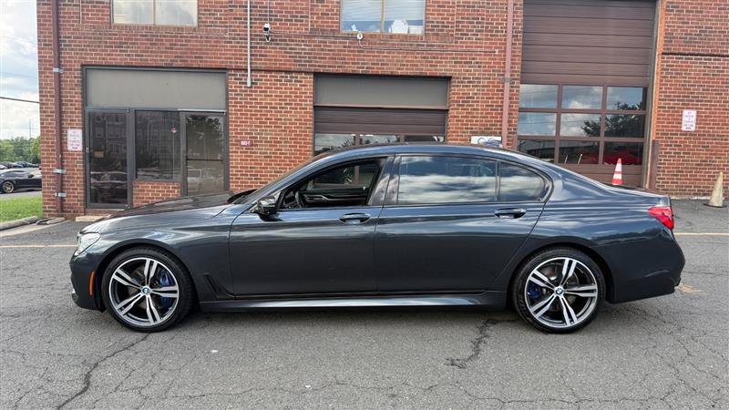 Used 2018 BMW 750i RWD image 9