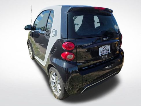 Used 2016 smart fortwo passion RWD image 5