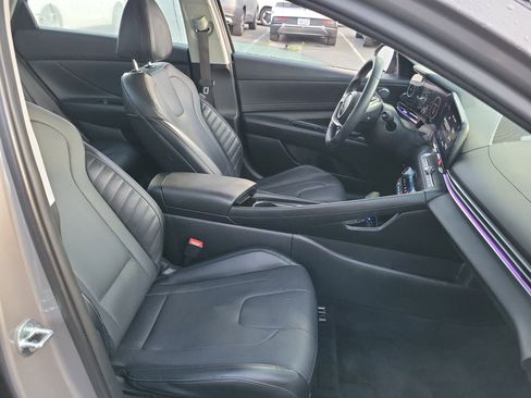 Certified 2023 Hyundai Elantra Limited image 21