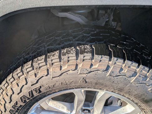 Used 2020 GMC Sierra 1500 SLT w/ SLT Premium Plus Package image 13