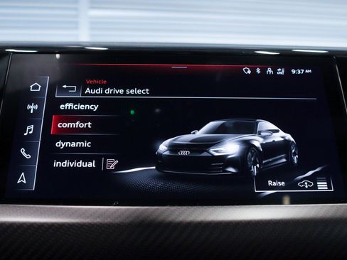 Used 2022 Audi RS e-tron GT w/ Carbon Performance Package image 21