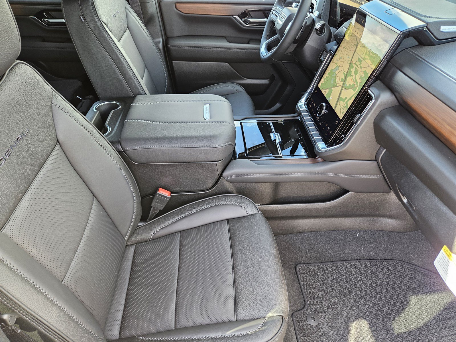 New 2027 GMC Yukon Denali w/ Denali Reserve Package AWD/4WD image 10