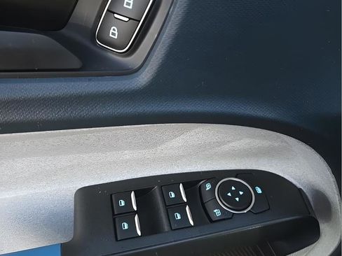 New 2026 Ford Maverick XLT w/ XLT Luxury Package FWD image 9