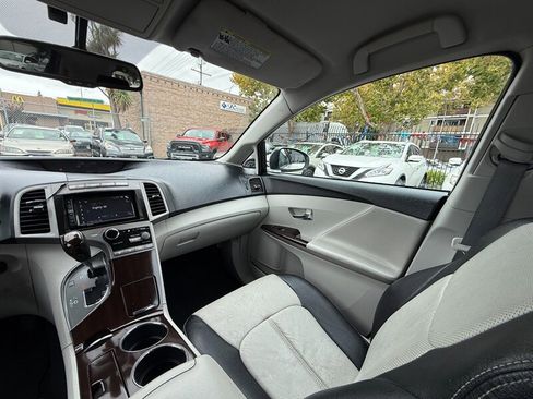 Used 2009 Toyota Venza image 16