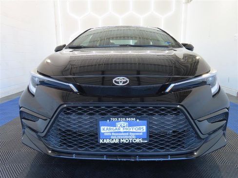 Used 2025 Toyota Corolla SE FWD image 3