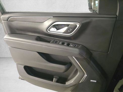 Used 2023 Chevrolet Tahoe Z71 w/ Luxury Package AWD/4WD image 28