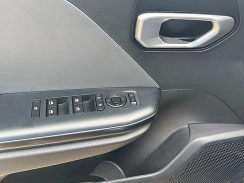 Used 2025 Kia K4 FWD image 25