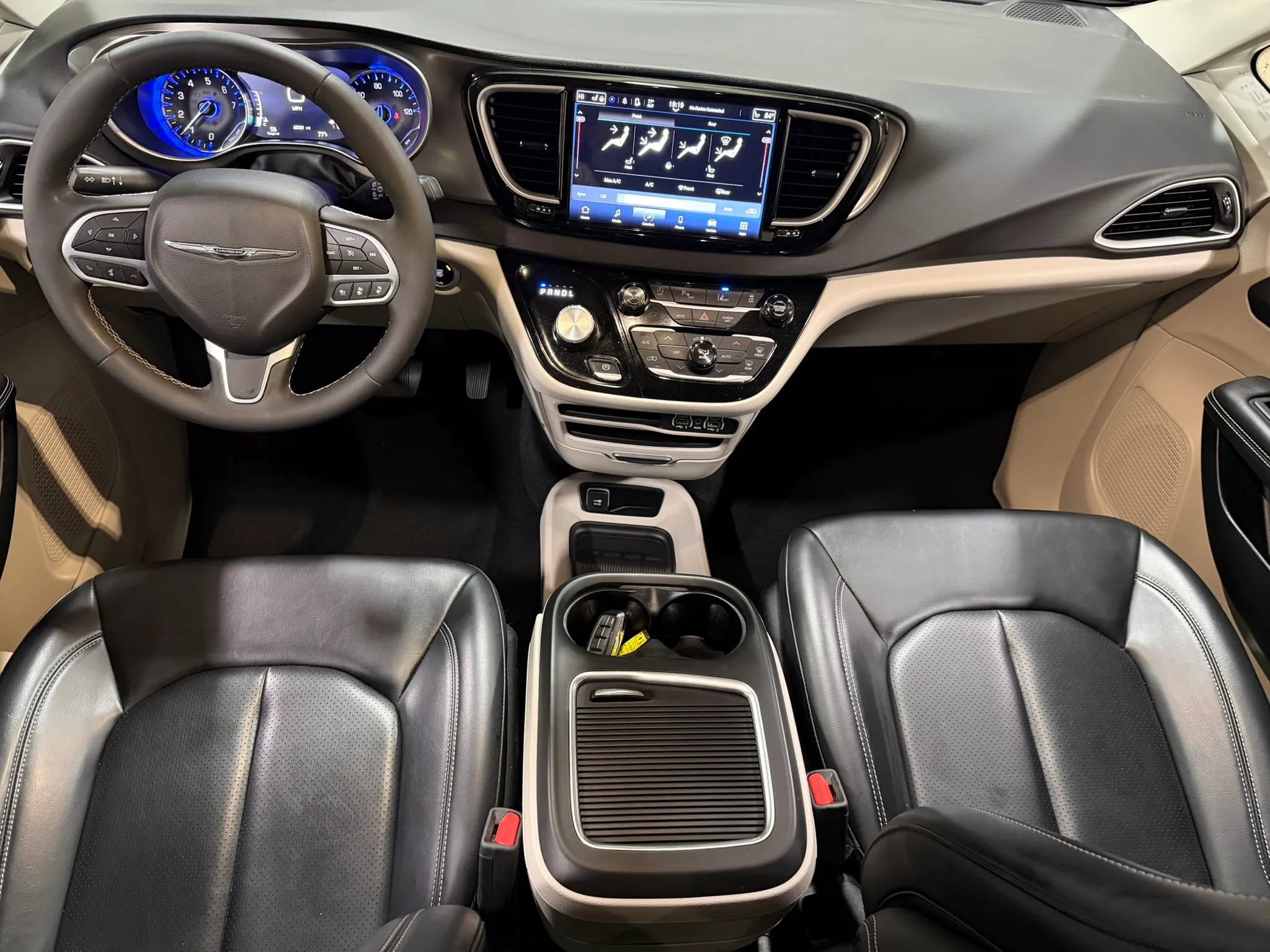 Used 2023 Chrysler Pacifica Touring-L FWD image 47