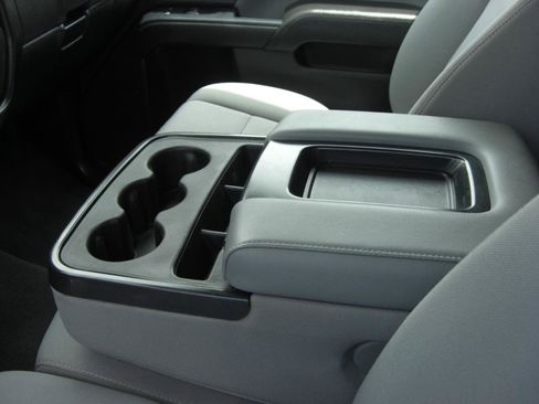 Used 2018 Chevrolet Silverado 1500 LS w/ Trailering Package AWD/4WD image 9