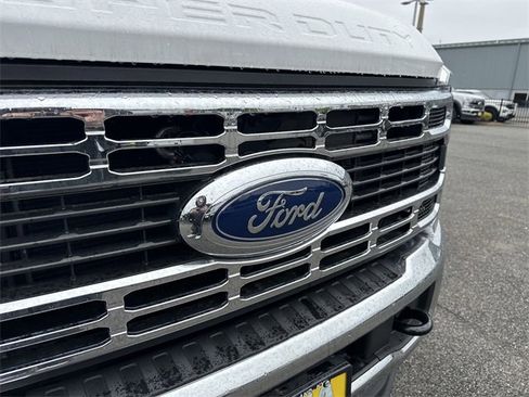 New 2024 Ford F550 4x4 Regular Cab Super Duty image 10