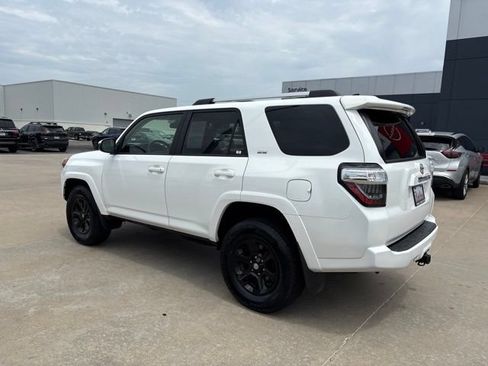 Used 2024 Toyota 4Runner SR5 AWD/4WD image 4