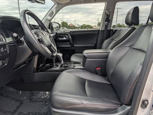 Used 2022 Toyota 4Runner TRD Off-Road Premium AWD/4WD image 26