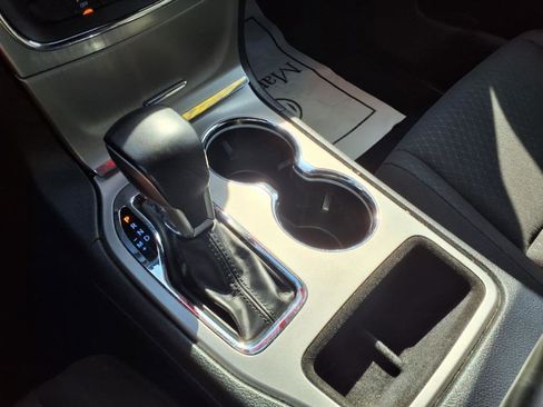 Used 2021 Jeep Grand Cherokee Laredo image 21