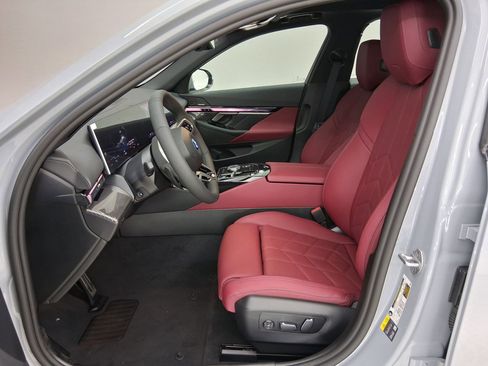 New 2026 BMW i5 eDrive40 w/ M Sport Package image 3