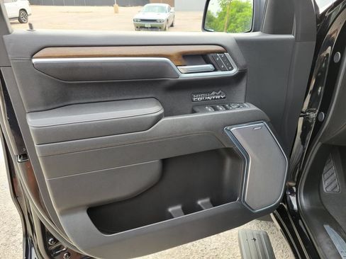 Used 2025 Chevrolet Silverado 1500 High Country AWD/4WD image 19