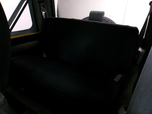 Used 2000 Jeep Wrangler Sport image 9