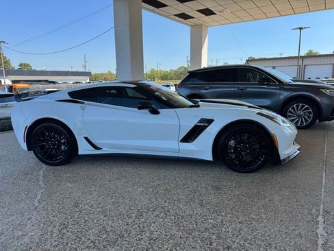 Used 2016 Chevrolet Corvette Z06 w/ 3LZ Preferred Equipment Group image 5