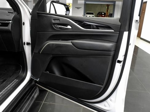 Used 2021 Cadillac Escalade Sport RWD image 40