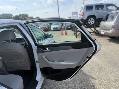 Used 2016 Hyundai Sonata SE image 13