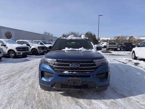 Used 2020 Ford Explorer XLT w/ Comfort Package image 2