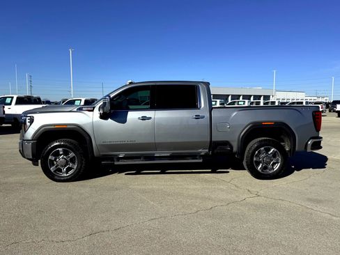Used 2025 GMC Sierra 2500 SLT w/ SLT Convenience Package image 10
