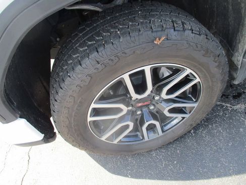 Used 2026 GMC Sierra 1500 AT4 w/ AT4 Premium Package AWD/4WD image 14