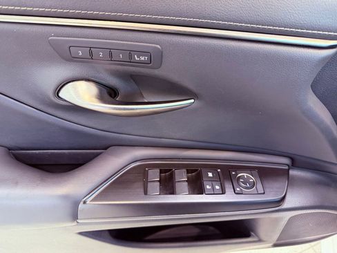 Used 2019 Lexus ES 350 F Sport image 18