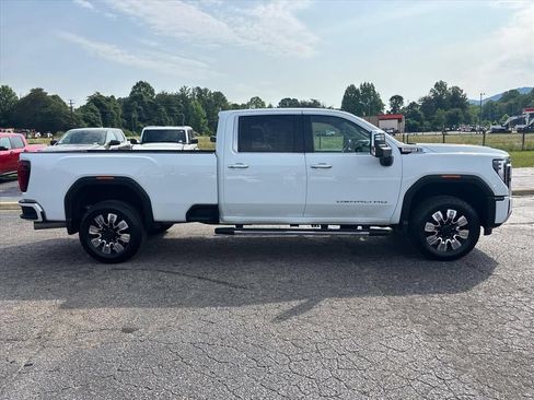 Used 2024 GMC Sierra 2500 Denali AWD/4WD image 9