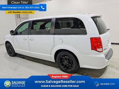 Used 2019 Dodge Grand Caravan SE FWD image 3