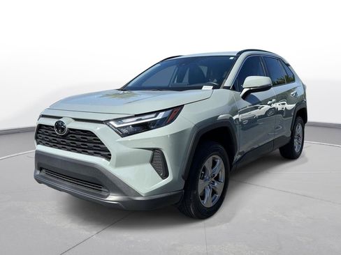 Used 2023 Toyota RAV4 XLE w/ Convenience Package FWD image 2