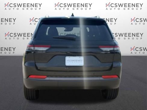 New 2026 Jeep Grand Cherokee Limited w/ Limited Altitude Package RWD image 5