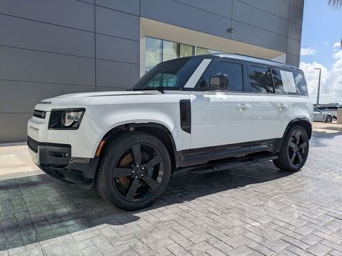 New 2026 Land Rover Defender 110 X-Dynamic SE AWD/4WD image 9